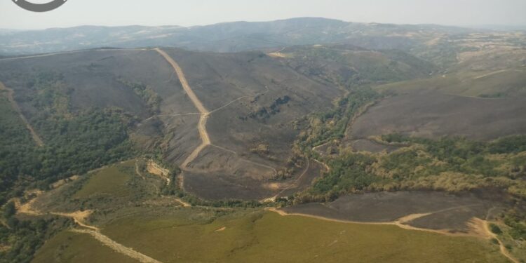 Salamanca contiene el avance del incendio con el trabajo de 132 efectivos que evitan que el fuego vuelva a cruzar la provincia