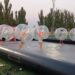 Los jóvenes inician la diversión de la Semana de la Juventud con la piscina nocturna y el fútbol burbuja
