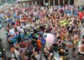 Las peñas marcan el ritmo en el estallido de las Fiestas de San Roque en Carbajosa