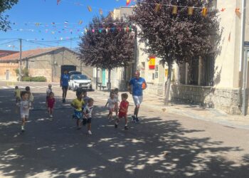 Las VII Olimpiadas Infantiles de Atletismo consolidan su éxito en las fiestas de Castellanos