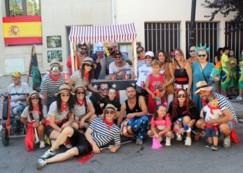 Las peñas de Castellanos reúnen a todos los países del mundo para llenar de color y diversión el inicio de las fiestas