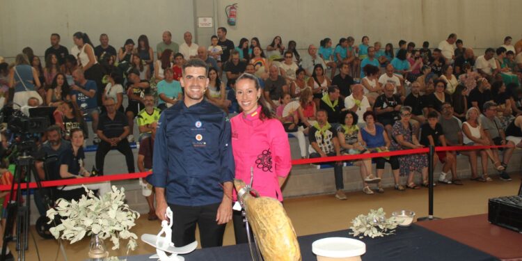 Los mejores cortadores de jamón exhiben su arte en Castellanos