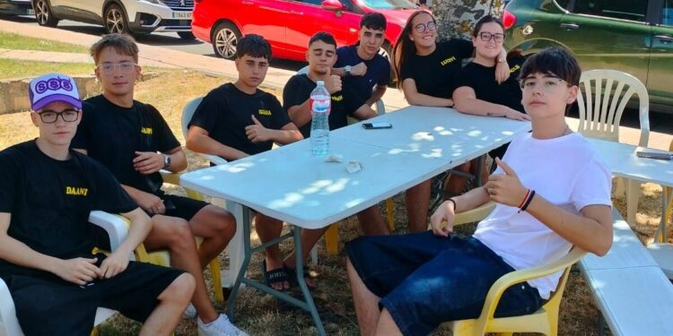 Monterrubio reparte 600 raciones de paella y se divierte con los juegos de las ‘chocholimpiadas’