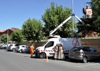 Santa Marta renueva el alumbrado público de las calles traseras de Padres Paúles con tecnología led
