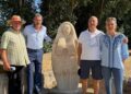 El arte de la piedra de Villamayor vuelve a Mozodiel de Sanchíñigo con la escultura ‘La mujer elige’