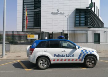 La Policía Local de Villamayor detiene a un hombre tras robar un portátil de un vehículo