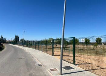 Las nuevas pistas deportivas de El Salinar ya están abiertas al público tras la instalación del vallado perimetral