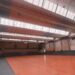 La renovación de los lucernarios del pabellón facilita la práctica deportiva a los vecinos de Villares