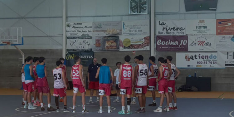 Las selecciones de Castilla y León preparan en Santa Marta los Campeonatos de España de baloncesto
