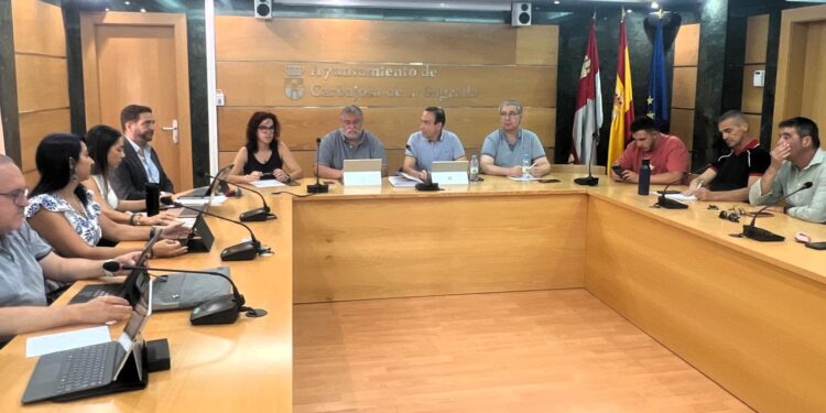 Carbajosa inyecta 340.000€ de crédito para la compra de equipamiento deportivo, pavimentación de calles del polígono y nuevas cámaras de control de tráfico